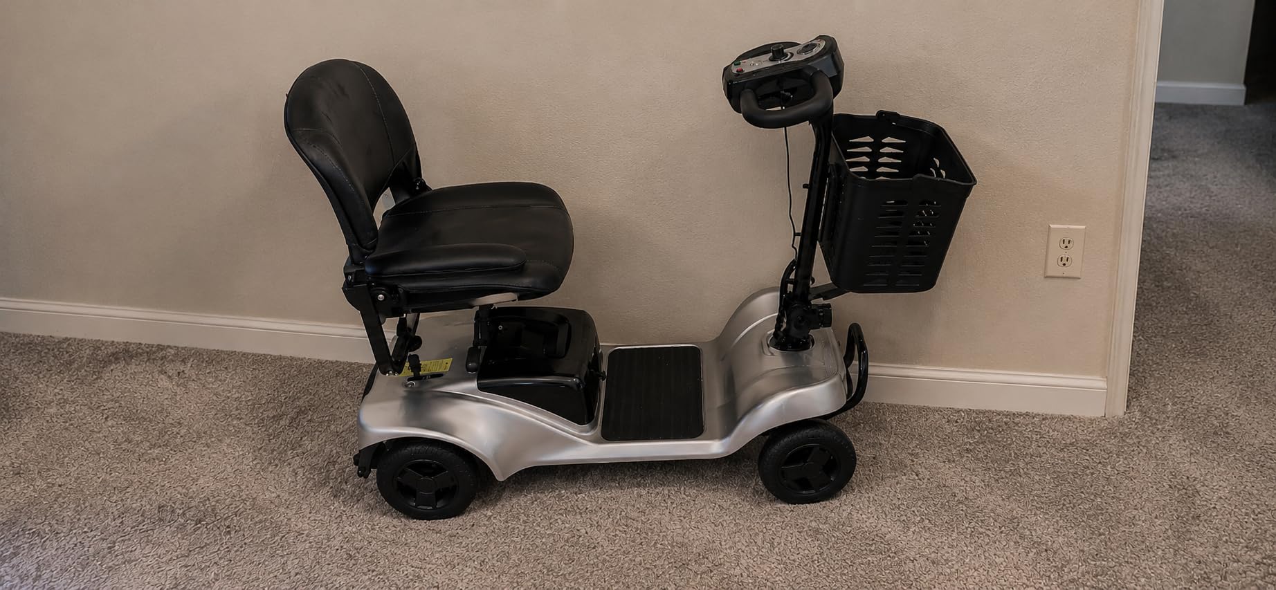 Foldable Mobility Scooter for Seniors, 300-lb Capacity, Rotating Seat, LED Headlight and Storage Basket customer photo 1