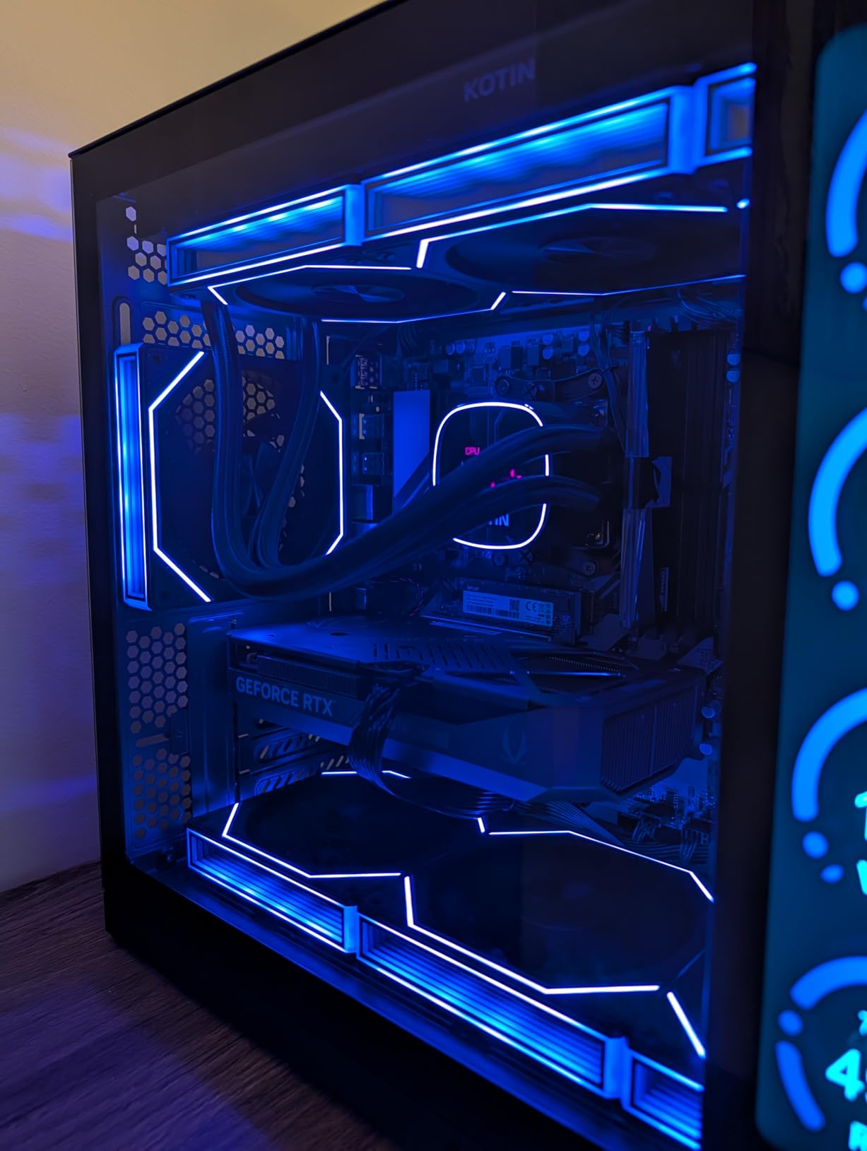 KOTIN Prebuilt Gaming PC RTX 5070 12GB, Ryzen 7 9700X, 32GB DDR5, 1TB SSD customer photo 1
