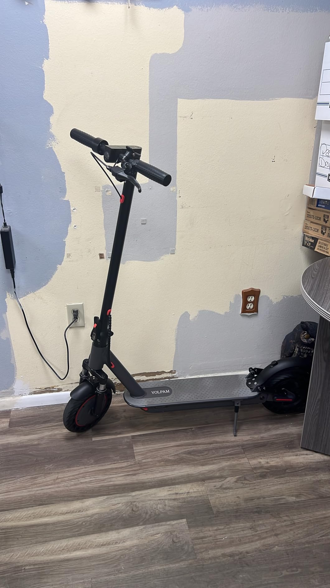 VOLPAM Electric Scooter with Dual Suspensions, 19/22MPH, 350W/500W/800WMotor, 60/40/31/23Miles Long Range, Dual Braking, Max Load 264 lbs customer photo 2