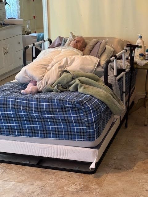 Bed Rails for Elderly Adults Safety - Extended Bed Assist Rail for Seniors - Adjustable Beds Side Rails Handle Support Bar Bed Guard with Storage Bag & Fixing Strap, Fit King Queen Full Twin Beds customer photo 1