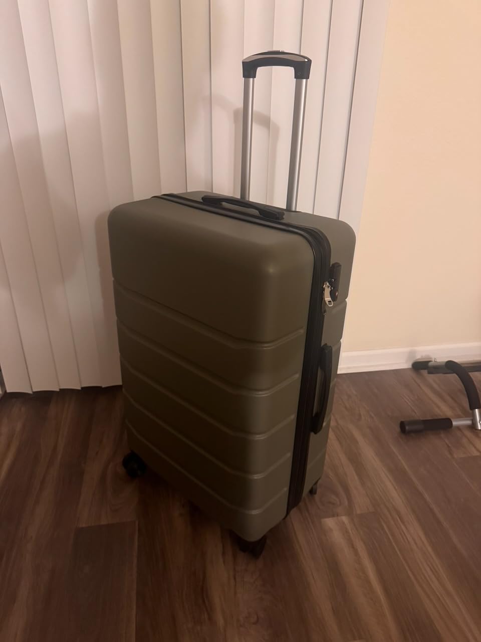 21 Inch Carry On Luggage, ABS Hard Shell Lightweight Rolling Expandable Suitcase with Double Spinner Wheels & TSA Lock, Travel Suitcase for Business Trips and Short Vacations, Black customer photo 1