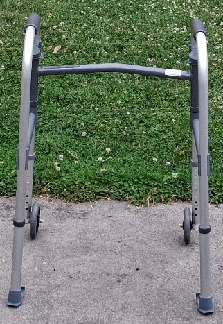 Knee Scooter for Adult for Foot Surgery, with All Terrain Wheels & Shock Absorption, Foldable Steerable Knee Walker, Comfort Pad, Dual Brakes, Crutch Alternative for Broken Foot/Ankle Recovery, Grey customer photo 2
