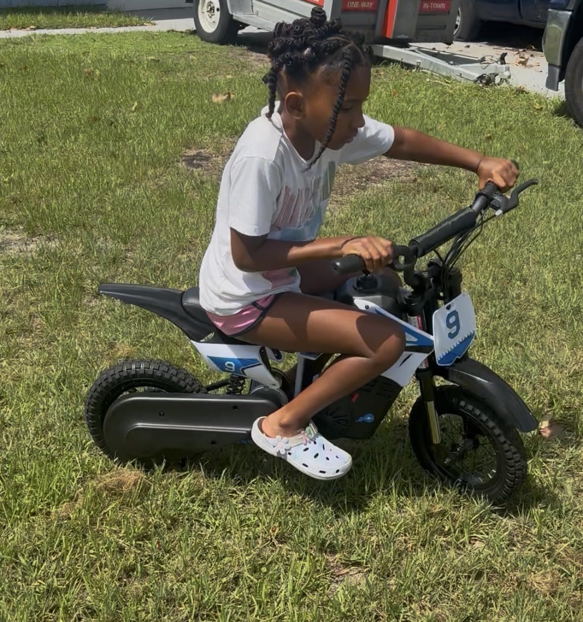K1 Kids Electric Dirt Bike, 36V, 700W, 16 MPH, 14-Mile, Ages 3-10 (Cherry Red) customer photo 1