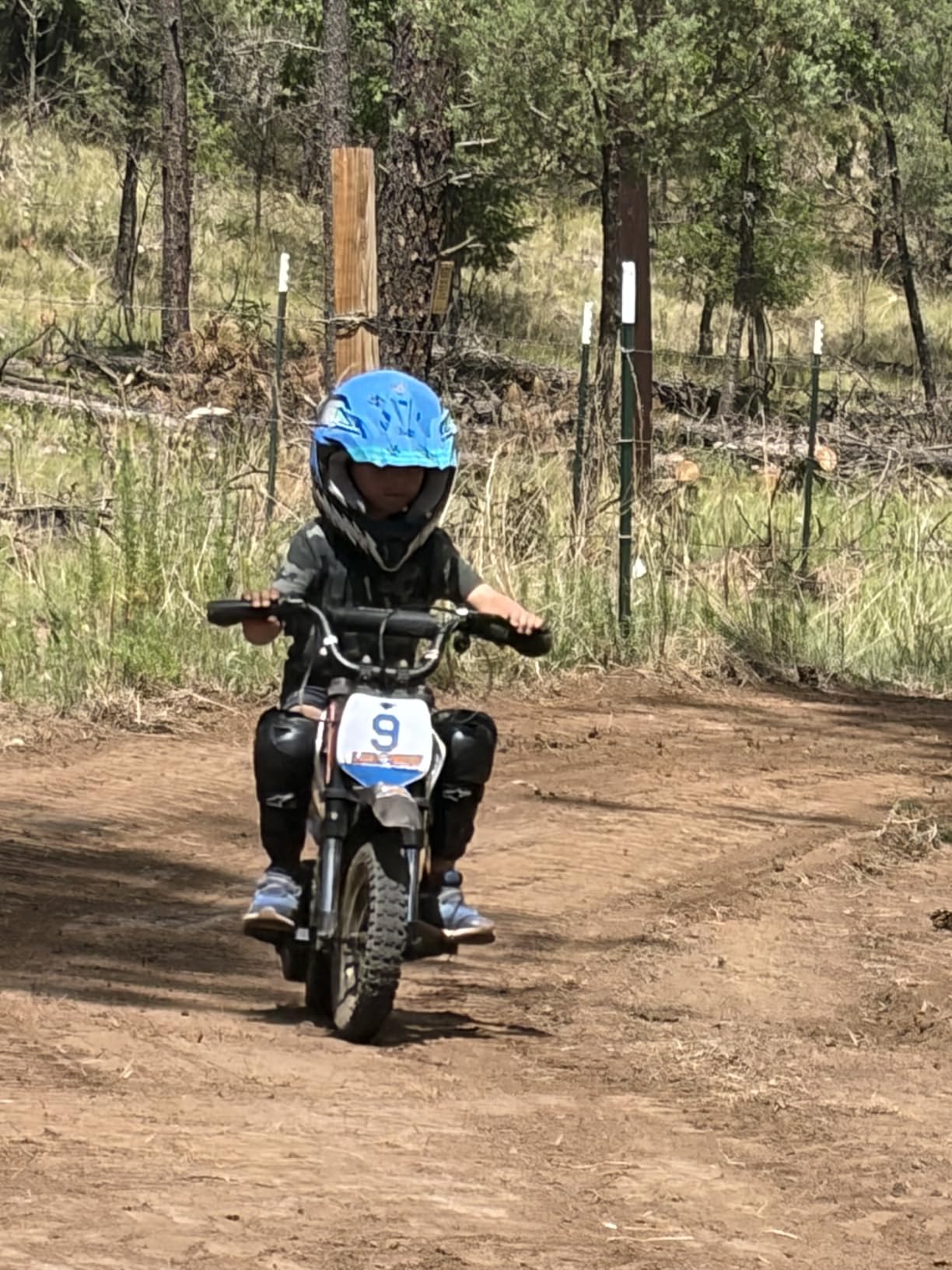K1 Kids Electric Dirt Bike, 36V, 700W, 16 MPH, 14-Mile, Ages 3-10 (Cherry Red) customer photo 2