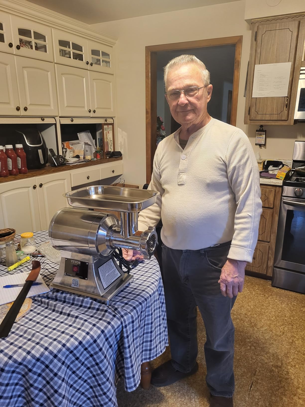 VEVOR Meat Grinder, 552 Lbs/H, #12 Electric Meat Mincer, 750W/1 HP Motor | Includes Two Plates, Three Stuffing Tubes and a Kibbe Kit for Kitchens or Restaurants, with Sausage Making and ETL Listing customer photo 1
