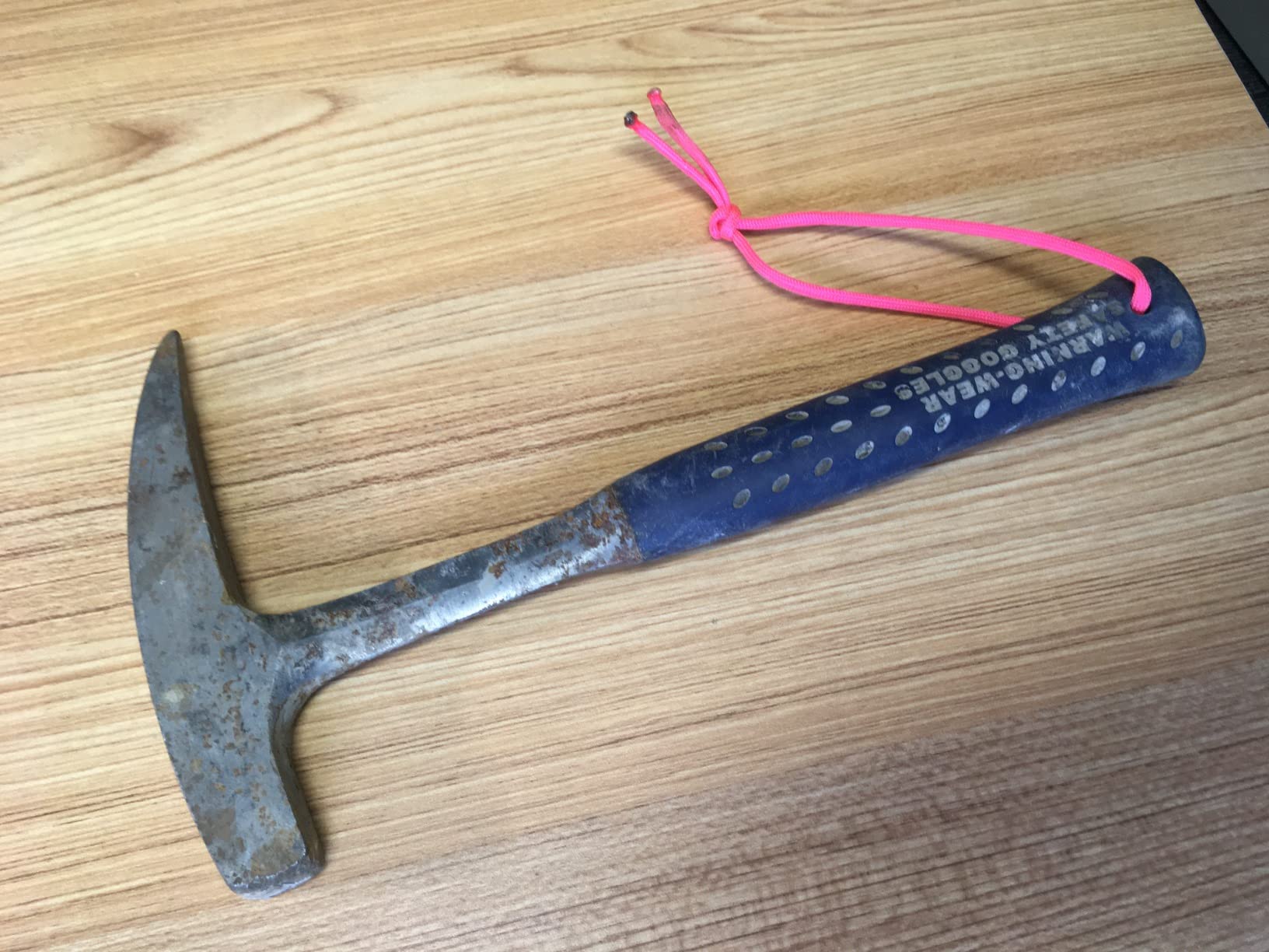 ESTWING Rock Pick, 22oz Pointed Tip, Blue Molded Grip, E3-22P | Made in USA, Top Choice Of Geologists, Square Face & Pointed Tip, Forged In One Piece, Patented Shock Reduction Grip customer photo 2