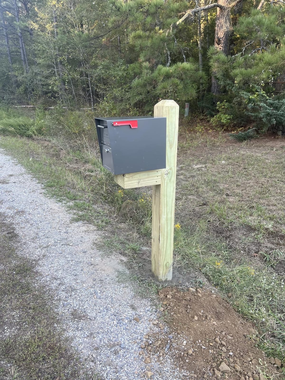 Architectural Mailboxes 6200B-10 Oasis Classic Locking Post Mount Parcel Mailbox with High Security Reinforced Lock,Black,18.00 x 15.00 x 11.50 inches customer photo 1