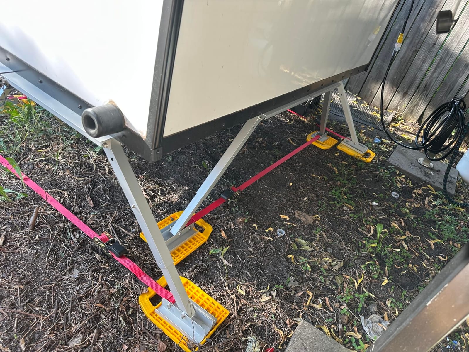 Camco RV Stabilizing Jack Pads - 4-Pack - Made in the USA | Features Interlocking Design & Includes Handy Strap for RV Storage - Molded of Strong UV Stabilized Polypropylene (44595) customer photo 2