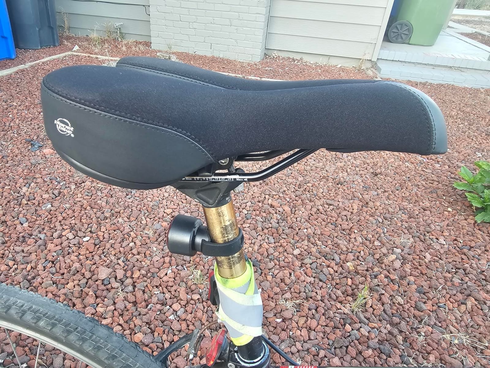 Planet Bike Anatomic Relief System Classic Bike Seat- Men customer photo 2