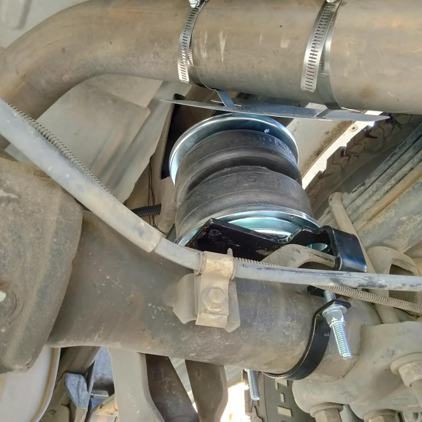Air Lift 57275 LoadLifter 5000 Air Spring Suspension Kit customer photo 1