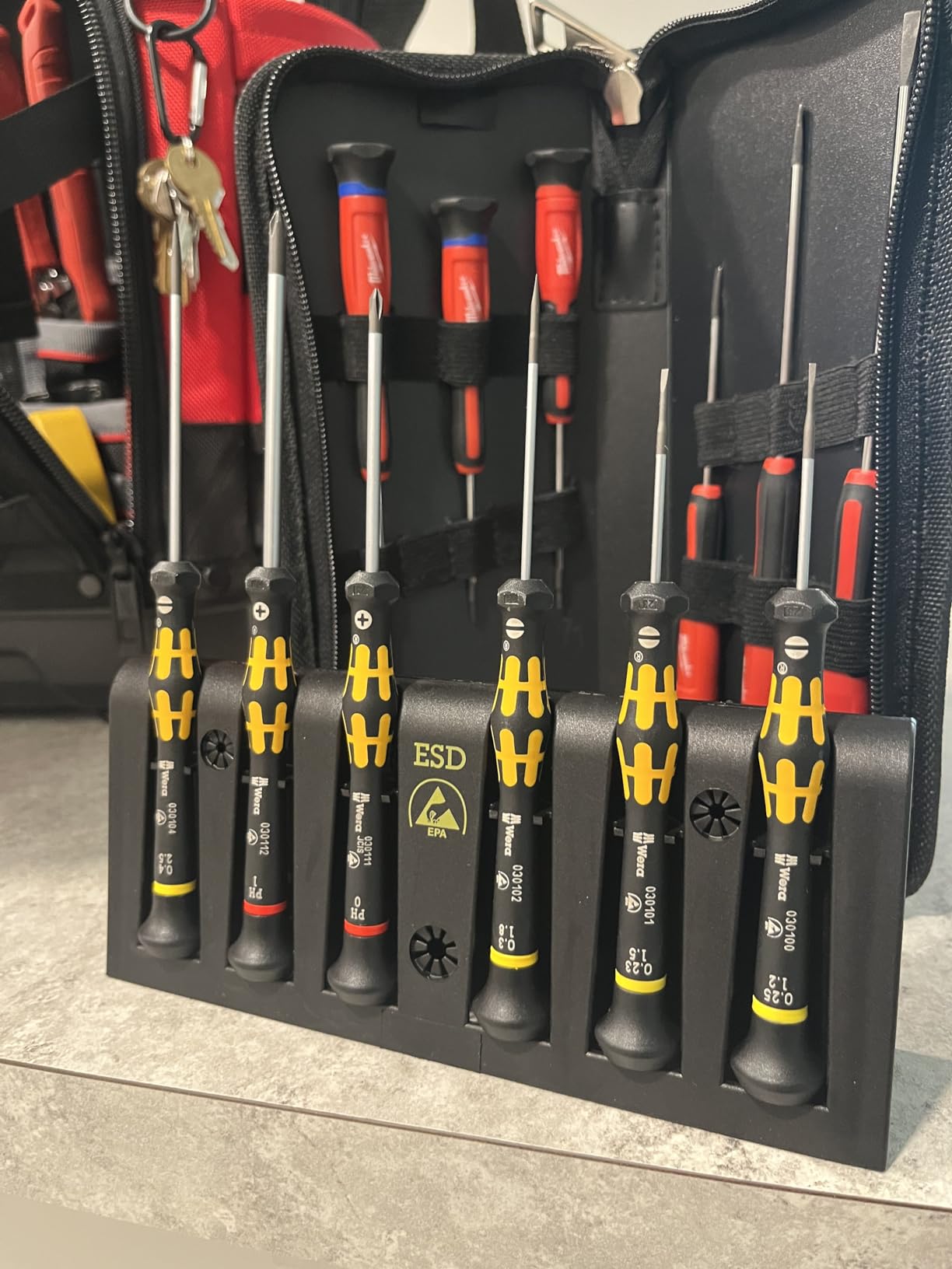 Wera 05030170001 1578 A/6 ESD SCREWDRIVER SET AND RACK FOR ELECTRONIC APPLICATIONS 6 PIECES customer photo 1