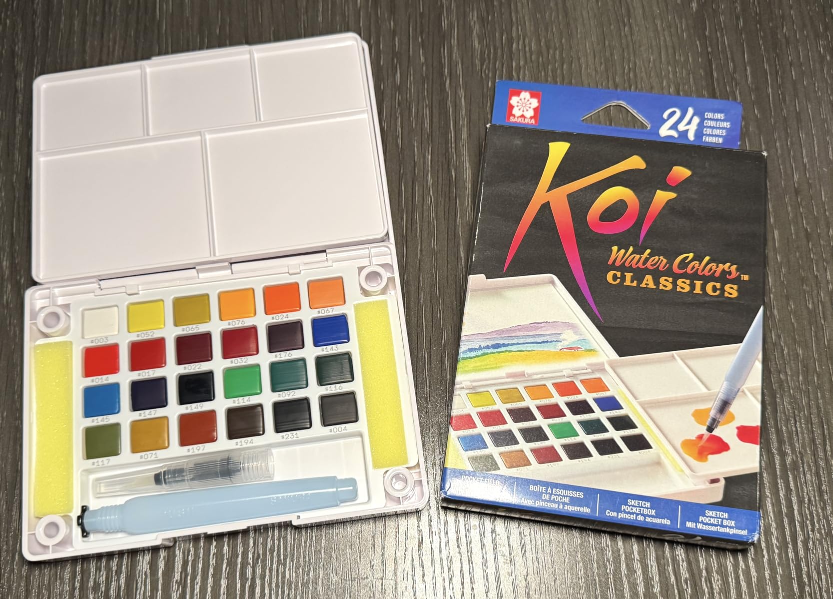 Sakura Koi Pocket Field Sketch Kit - Watercolor Sets for Painting On the Go - 24 Colors - 1 Water Brush - 1 Sponge - 1 Mixing Palette customer photo 1