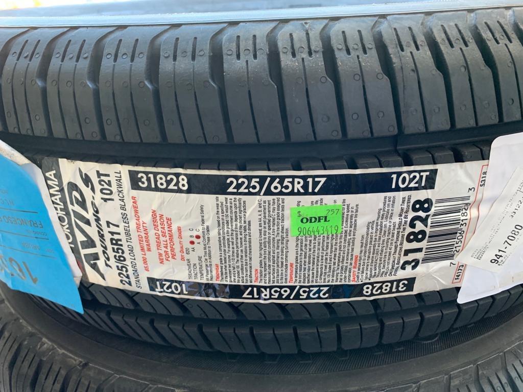 Yokohama AVID Touring-S Tire - 215/70R16 99T SL Passenger Touring All Season customer photo 1
