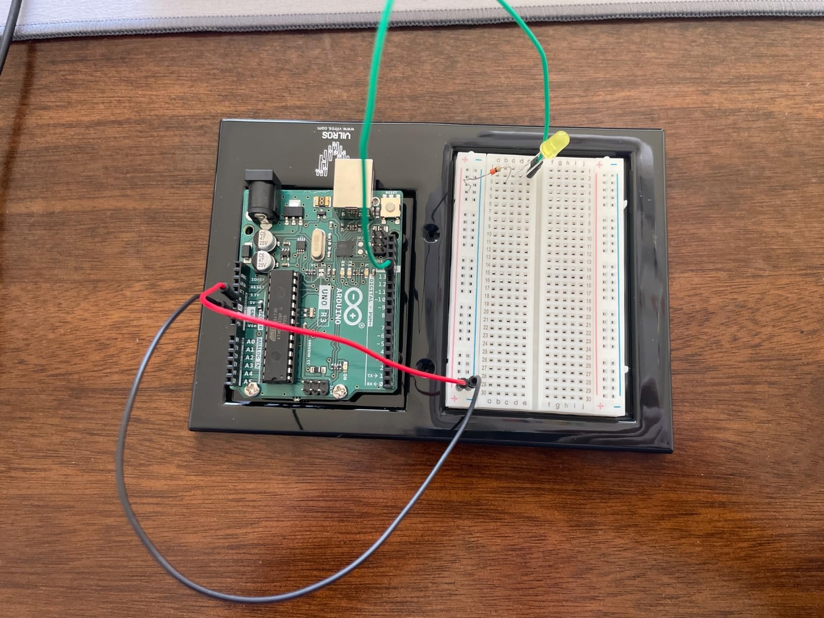 Vilros Arduino Uno Starter Kit - Includes Arduino Uno R3 Board, 190+ Electronics Components, Breadboard, Jumper Wires, DC Motor, Servo, Relay, Full-Color 72 Page Manual [190+ Pieces] customer photo 2