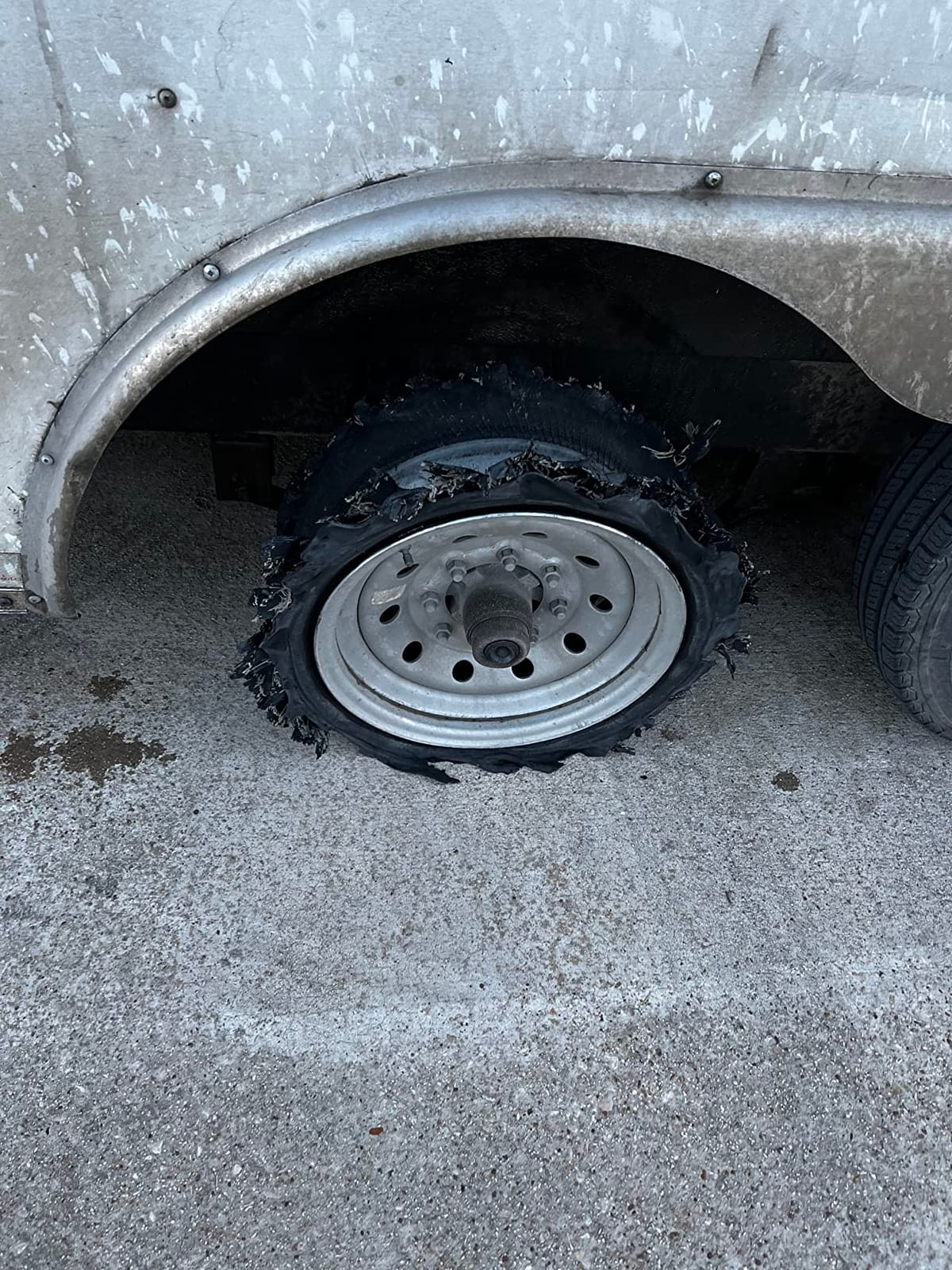Free Country Premium Trailer Tire ST235/80R16 10PR E 124N w/Scuff Guard, S2 | Steel Belted Radial Load Range E Speed Rating N 88 MPH w/Featured Side Scuff Guard customer photo 1
