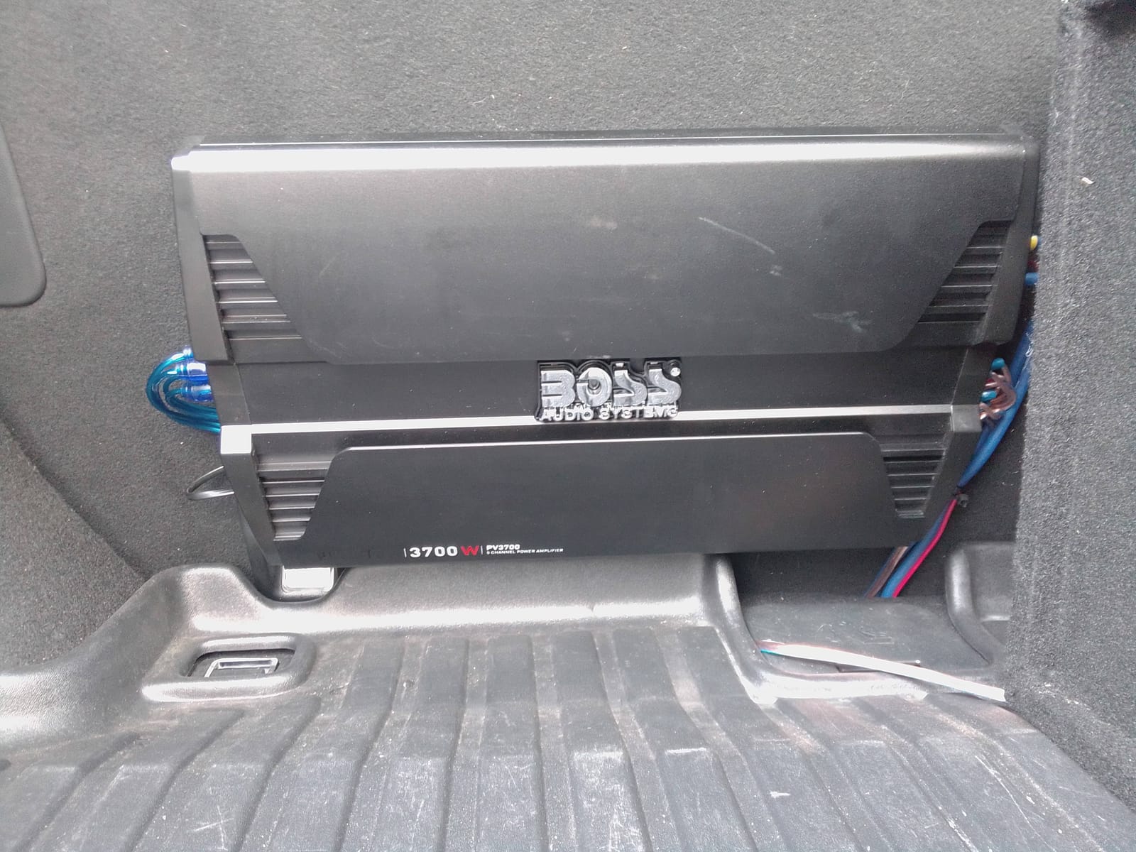 BOSS Audio Systems PV3700 3700 High Output 5 Channel Car Amplifier customer photo 2