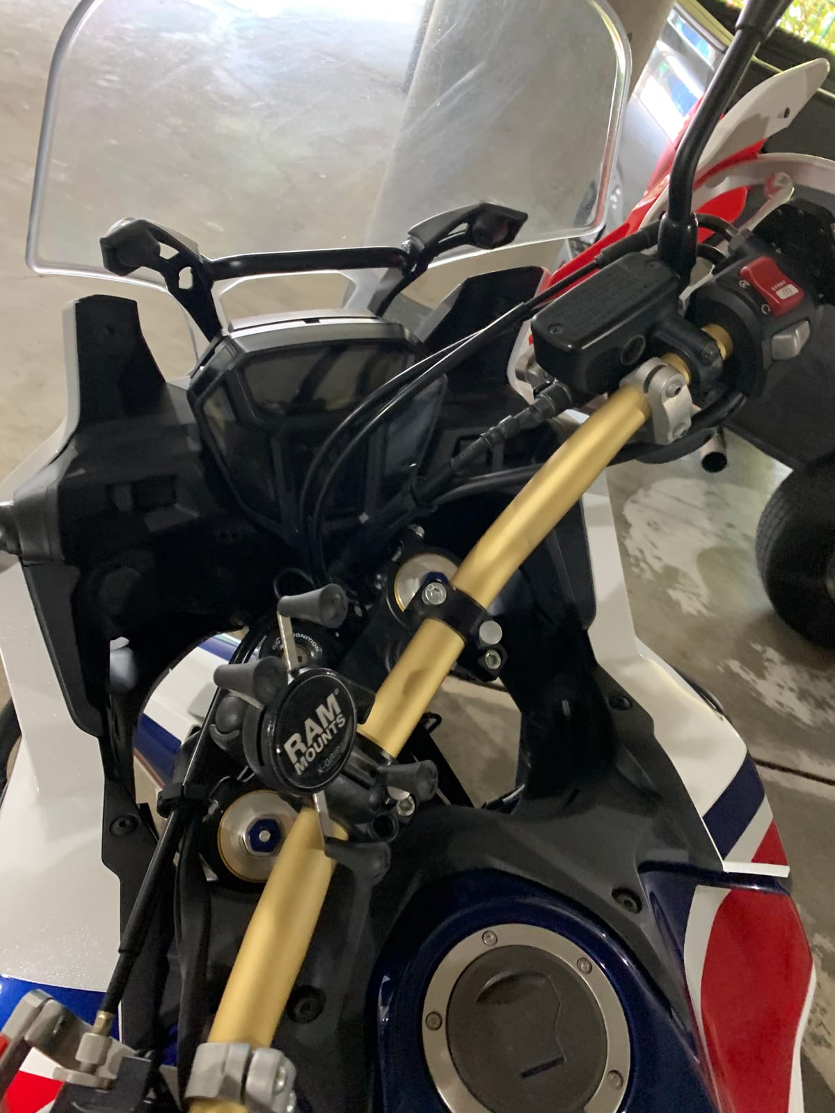 RAM MOUNTS Torque Handlebar Mount with B Size 1
