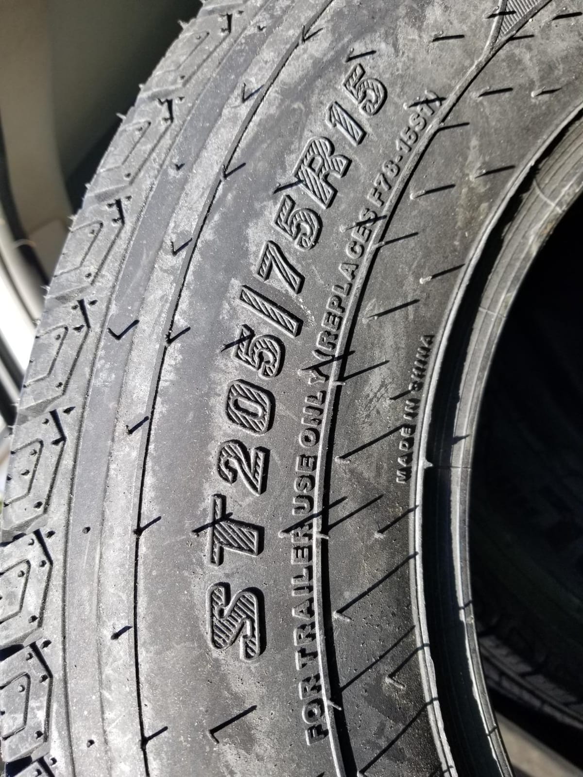 Carlisle Radial Trail HD Trailer Radial Tire - 225/75R15 113M (MAX PSI:65) | Trailer Highway All Season Traction 113M Rated D (8 Ply) Radial Construction Black Sidewall Tire customer photo 2