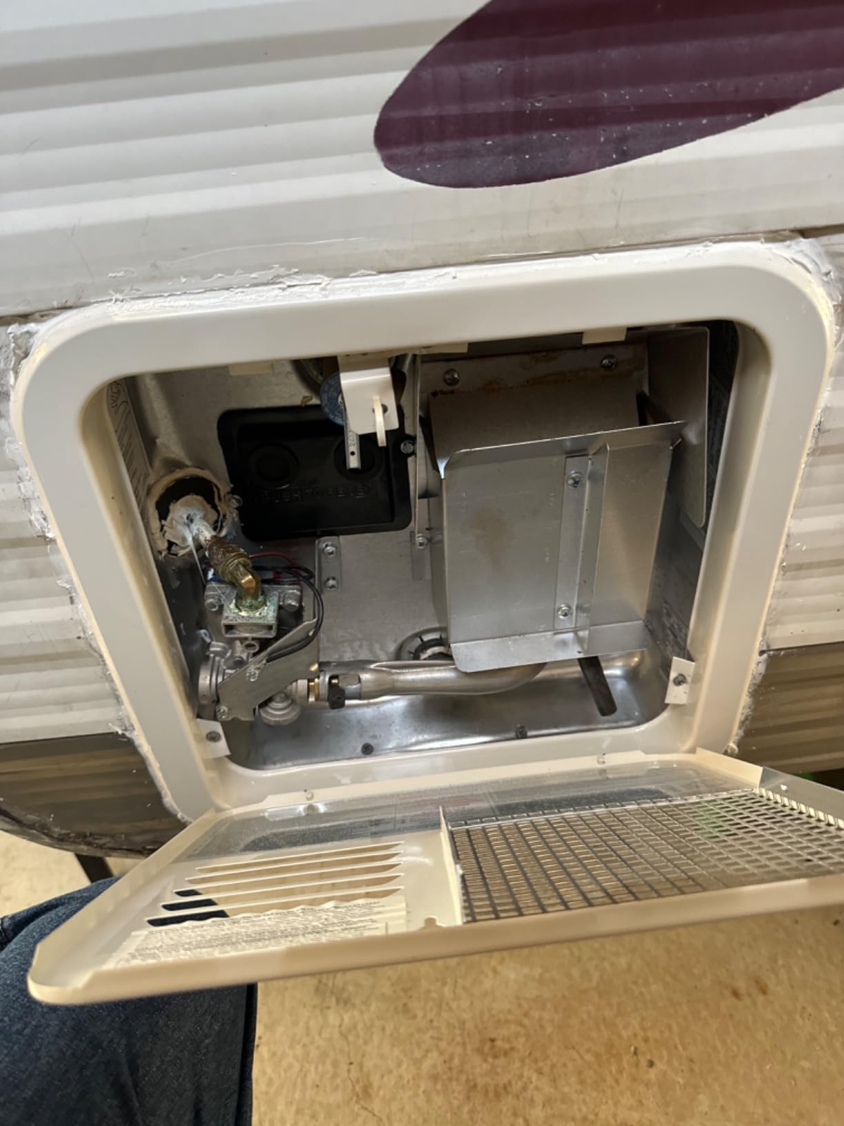 Suburban SW6D 6-Gallon RV Water Heater, Direct Spark Ignition (5238A) customer photo 2