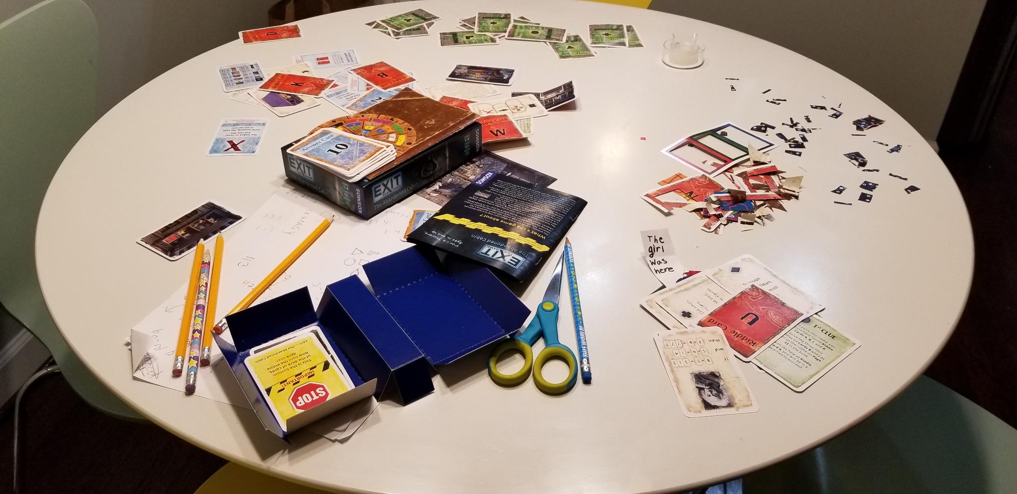Exit: The Abandoned Cabin - Kennerspiel Des Jahres Winner, Card-Based Family Escape Room Game for 1-4 Players, Ages 12+ customer photo 1
