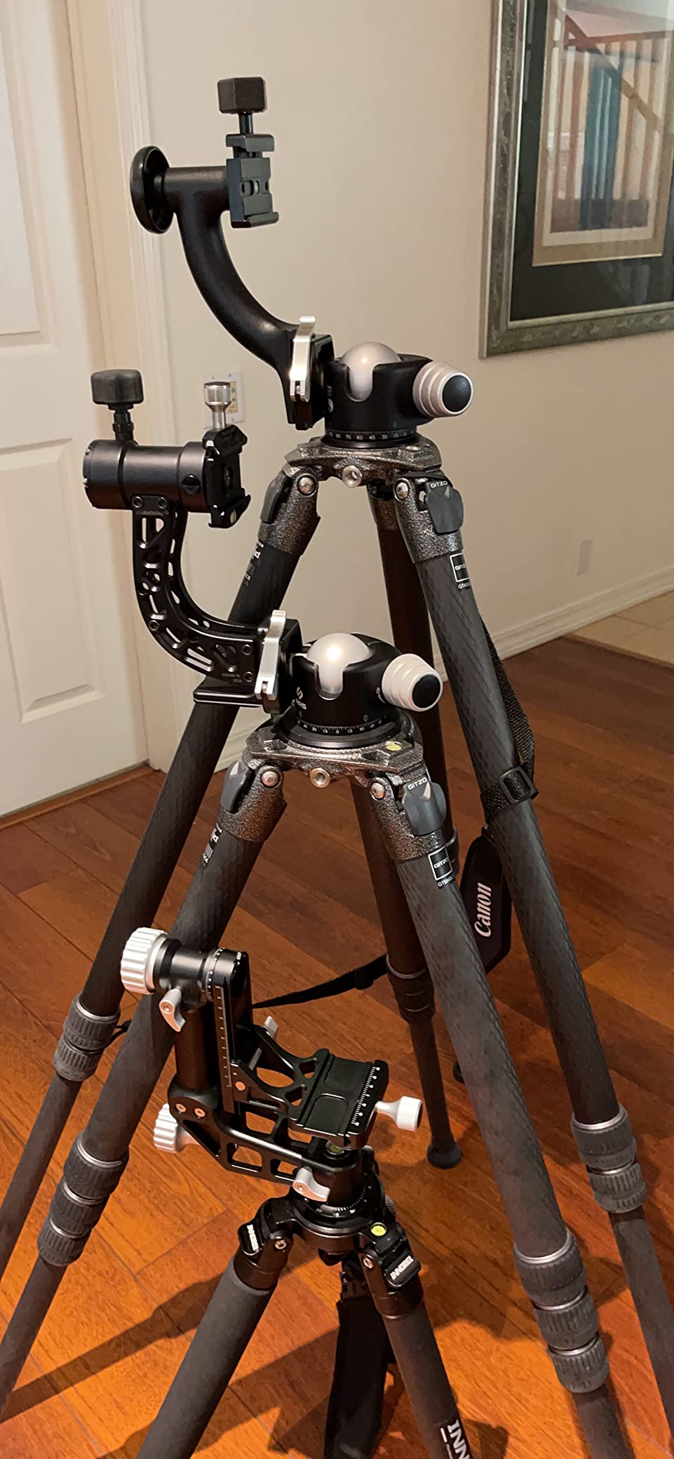 Gitzo GT4533LS Systematic Professional Photography Tripod, Series 4 Long, 3 Sections, for DSLR, Reflex Cameras, Camcorders, Video Camera, for Photographers, Holds Up to 28 Kg customer photo 1
