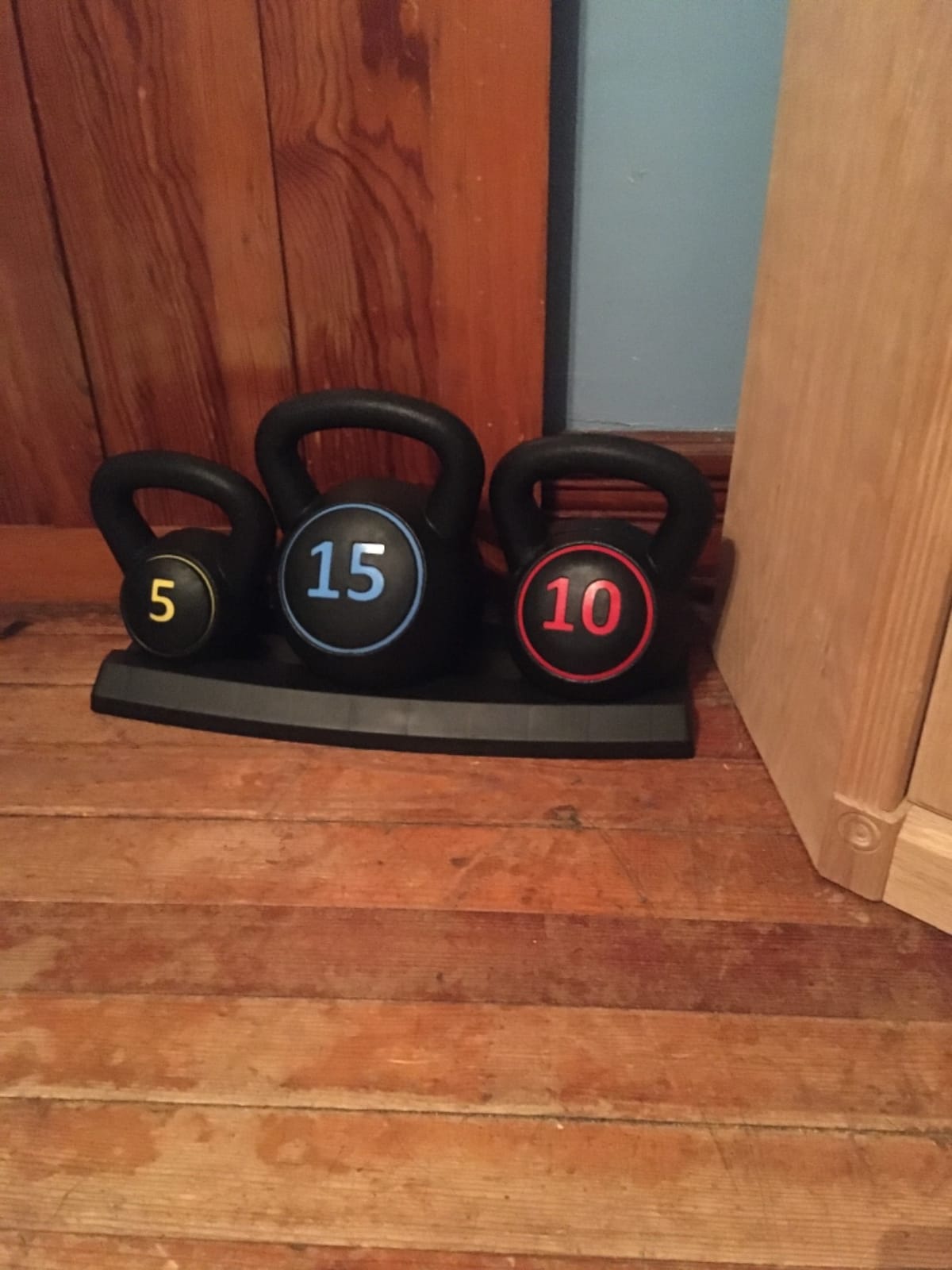 Best Choice Products 3-Piece Kettlebell Set with Storage Rack, HDPE Coated Exercise Fitness Concrete Weights for Home Gym, Strength Training, HIIT Workout 5lb, 10lb, 15lb customer photo 2
