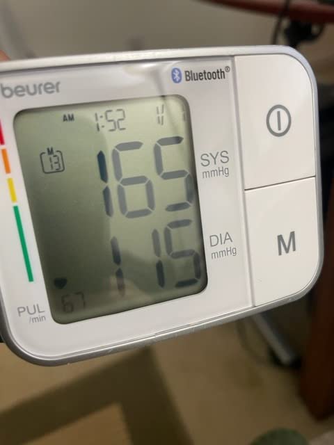 Beurer Bluetooth Smart, Wireless & Automatic Wrist Blood Pressure Monitor with Large LCD Display, Irregular Heartbeat Detection, Multi-Users, Syncs Readings to HealthCoach App, 60 Memory Spaces customer photo 2