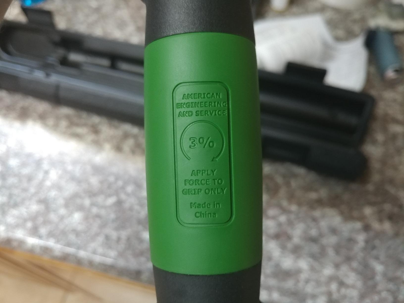 eTORK 1/2 Inch Drive Foot Pound Torque Wrench (50-250 ft-lb / 70-340 Nm) customer photo 1