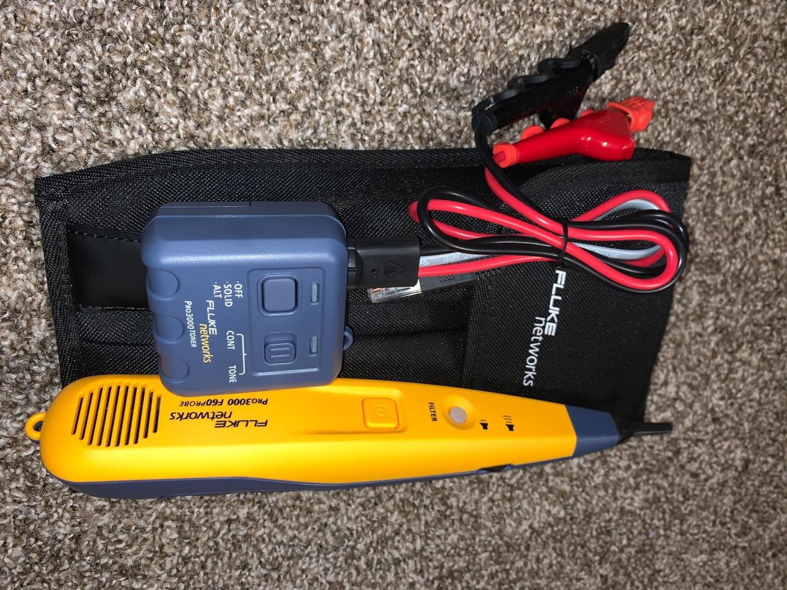 Fluke Networks PRO3000F60-KIT Includes Tone Generator & Probe with 60Hz Filter and SmartTone Technology, 4962074 customer photo 1