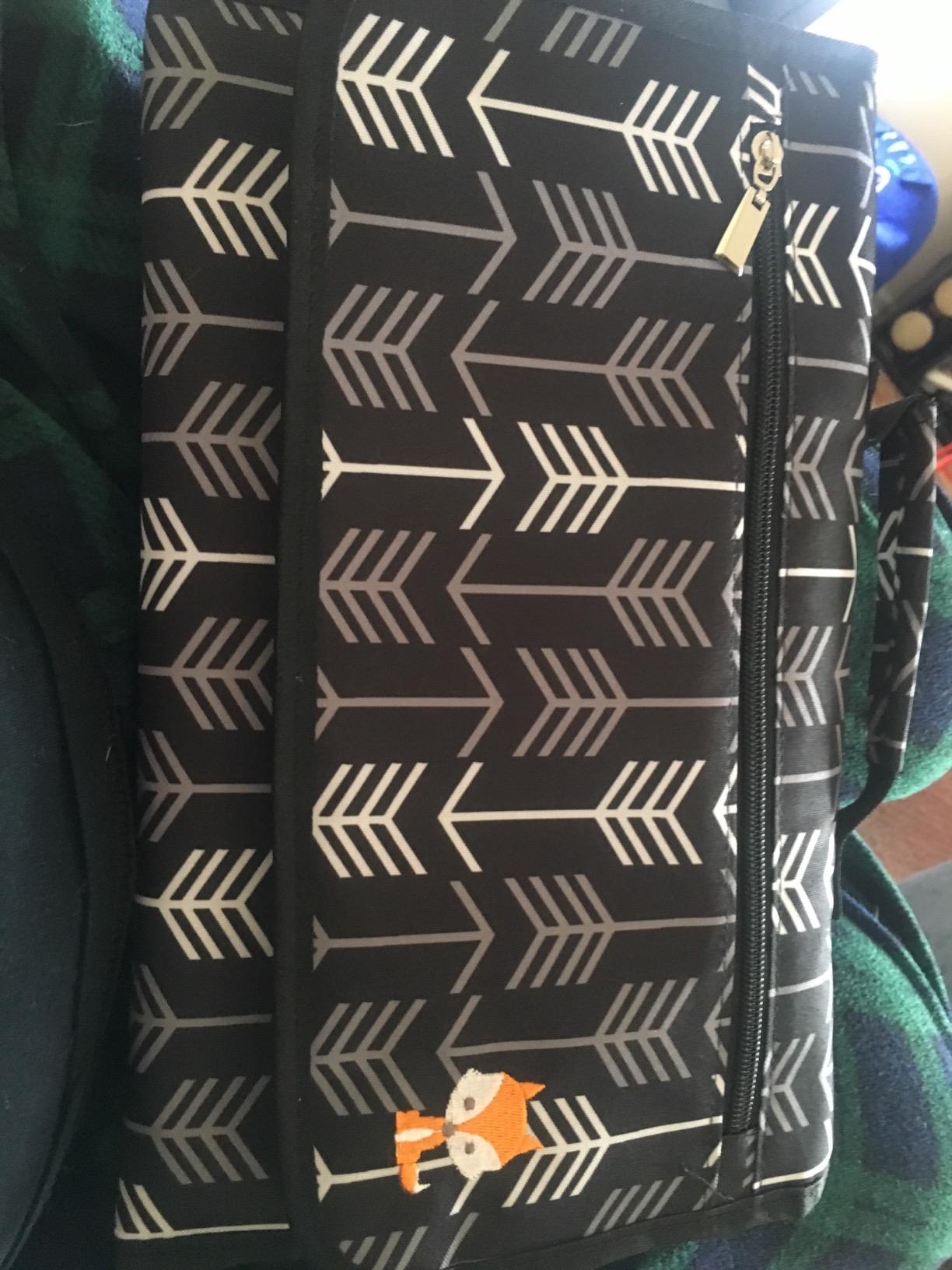Lil Fox Portable Diaper Changing Pad - One-Hand Design - Grey Arrows customer photo 1