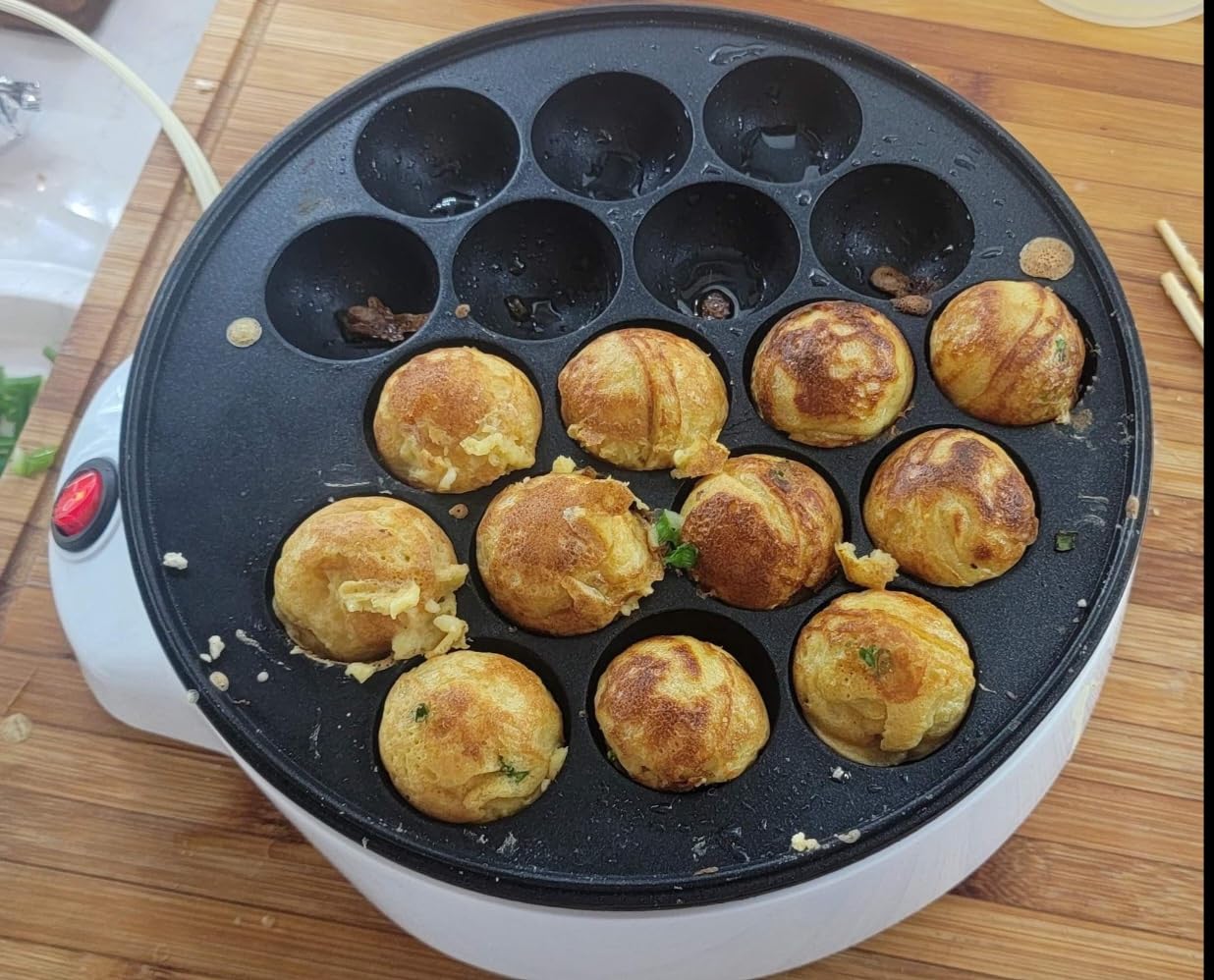 StarBlue Takoyaki Maker - Electric Machine for Japanese Octopus Balls with FREE Picks - Easy to Operate, AC 120V 50/60Hz 650W customer photo 2