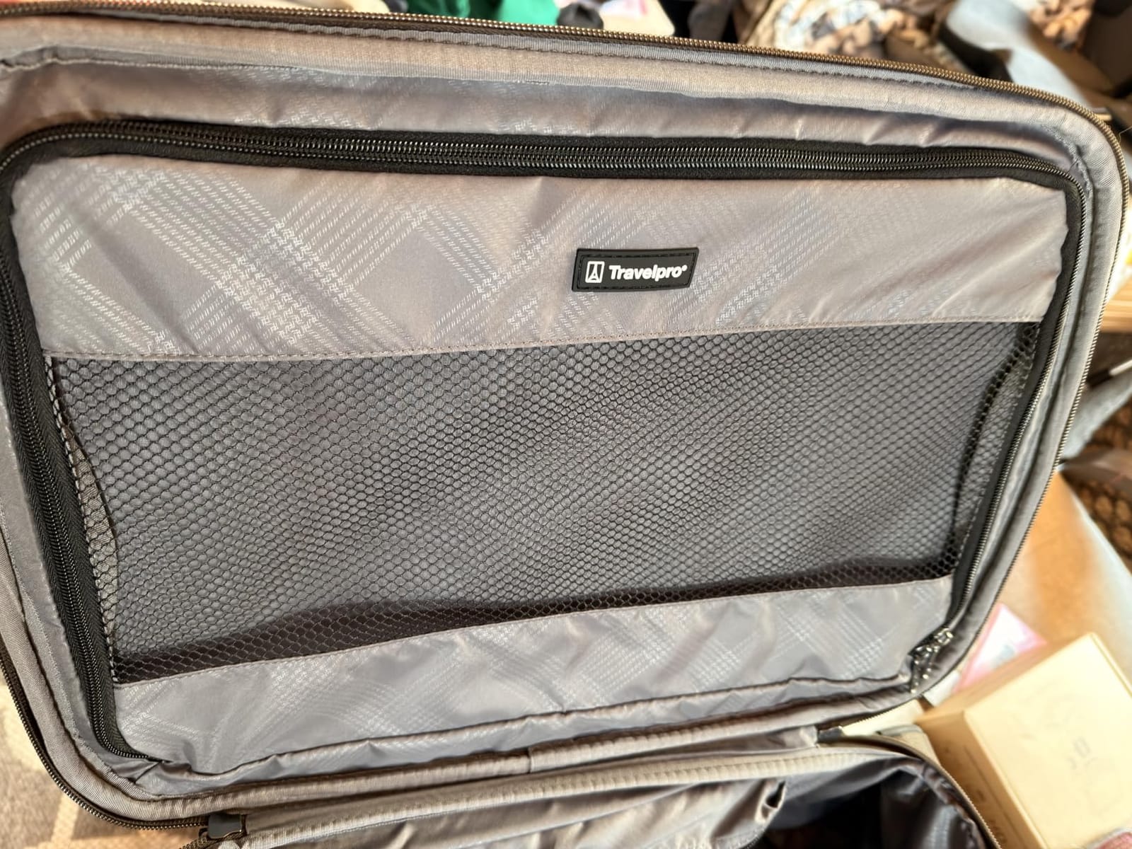 Travelpro Tourlite Softside 21