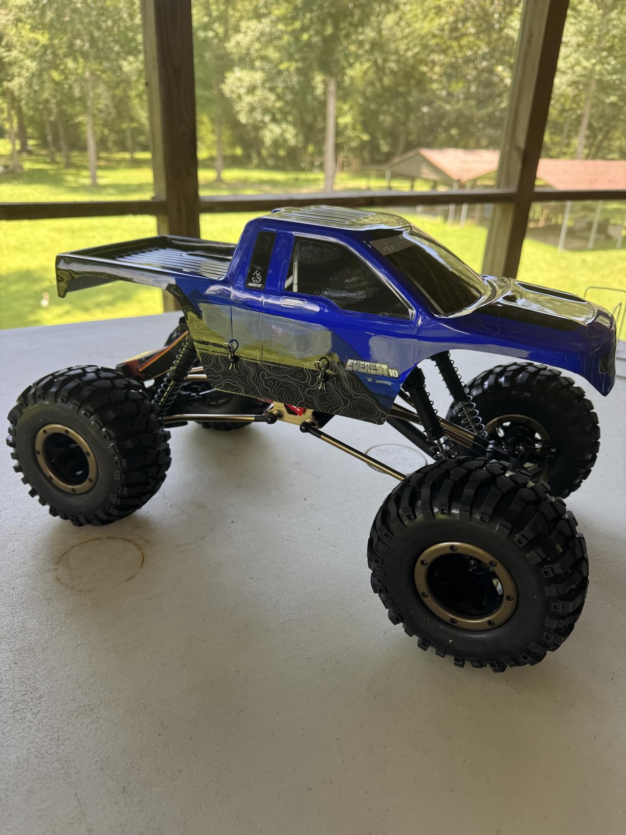 Redcat Racing Everest-10 Electric Rock Crawler with Waterproof Electronics, 2.4Ghz Radio Control (1/10 Scale), Blue/Black customer photo 1