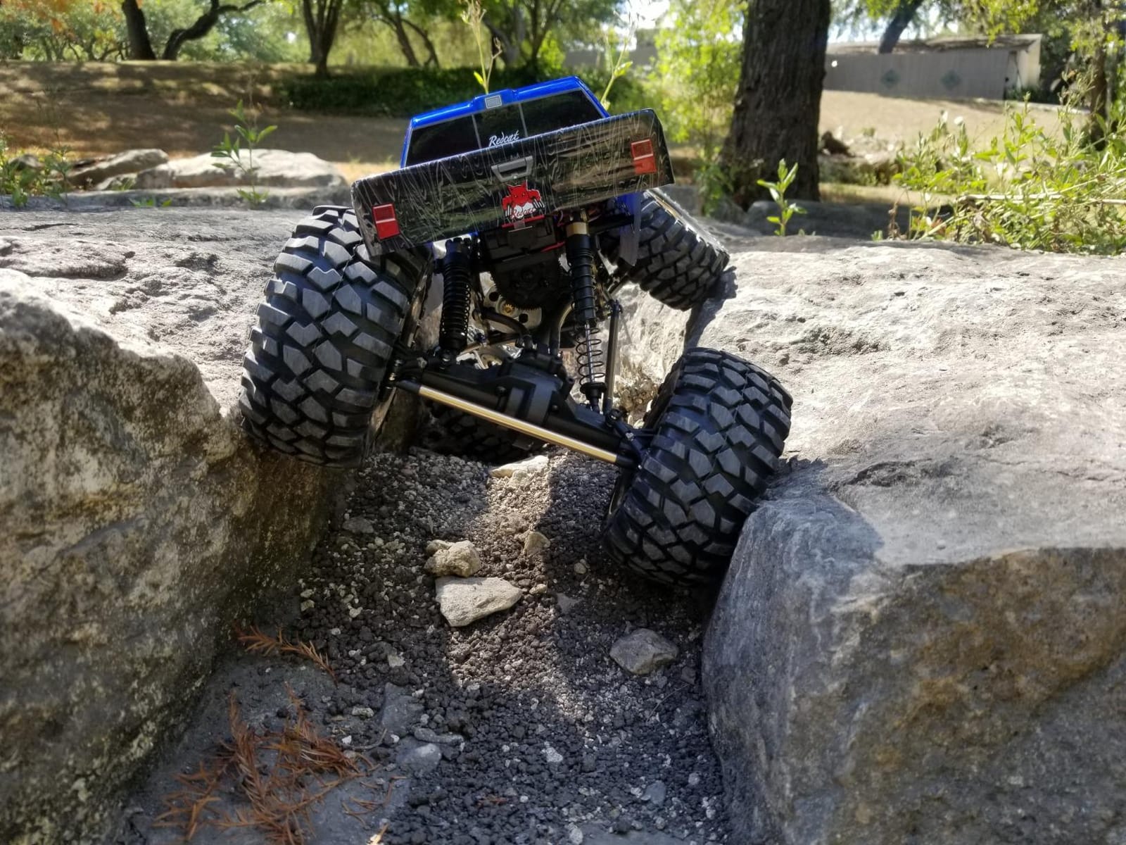 Redcat Racing Everest-10 Electric Rock Crawler with Waterproof Electronics, 2.4Ghz Radio Control (1/10 Scale), Blue/Black customer photo 2