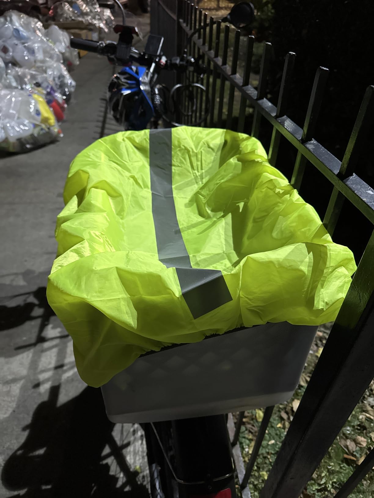 Frelaxy Hi-Visibility Backpack Rain Cover with Reflective Strip customer photo 2