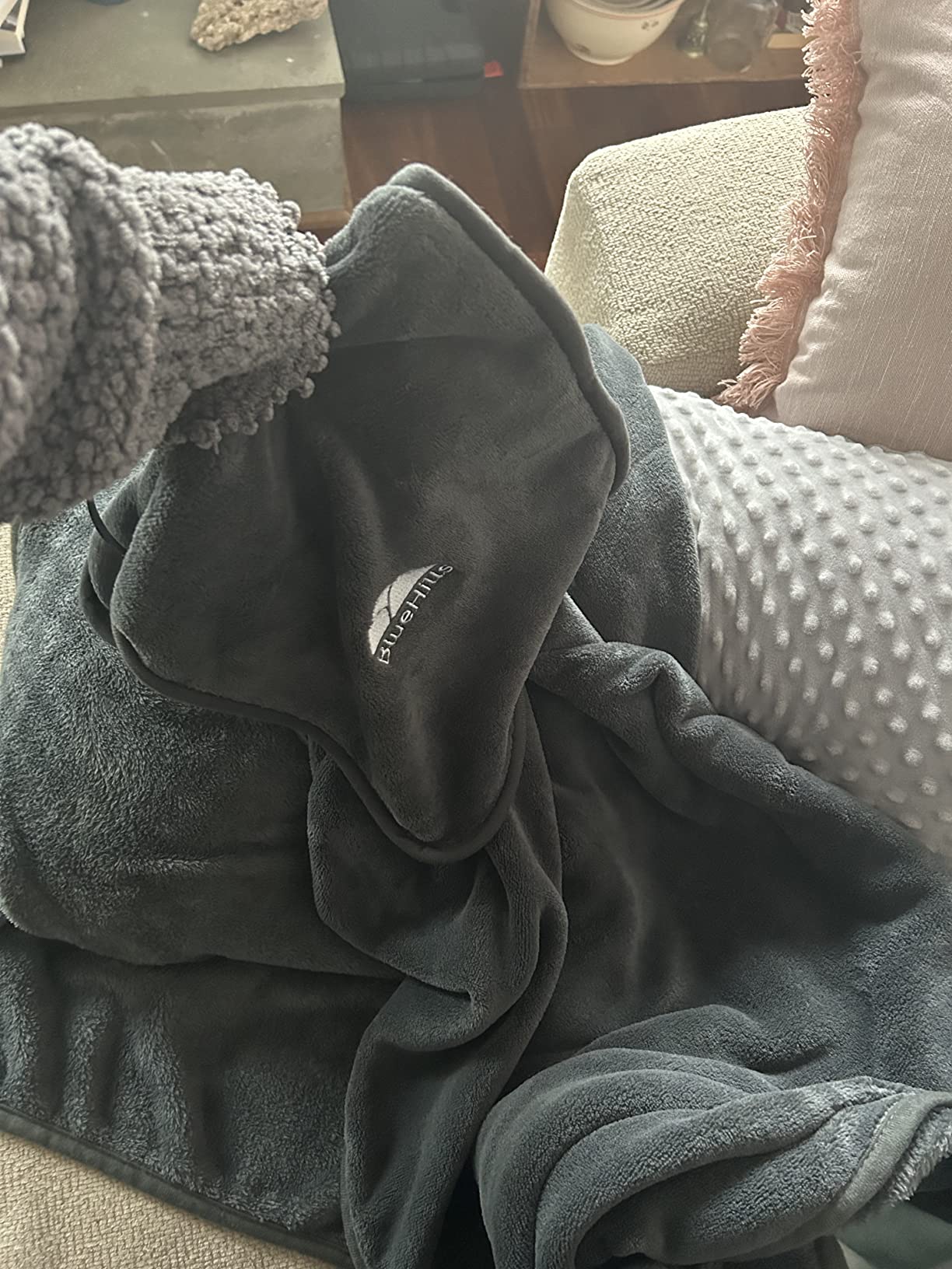 BlueHills Premium Soft Travel Blanket Pillow 2-in-1 Airplane Warm - Gray customer photo 2