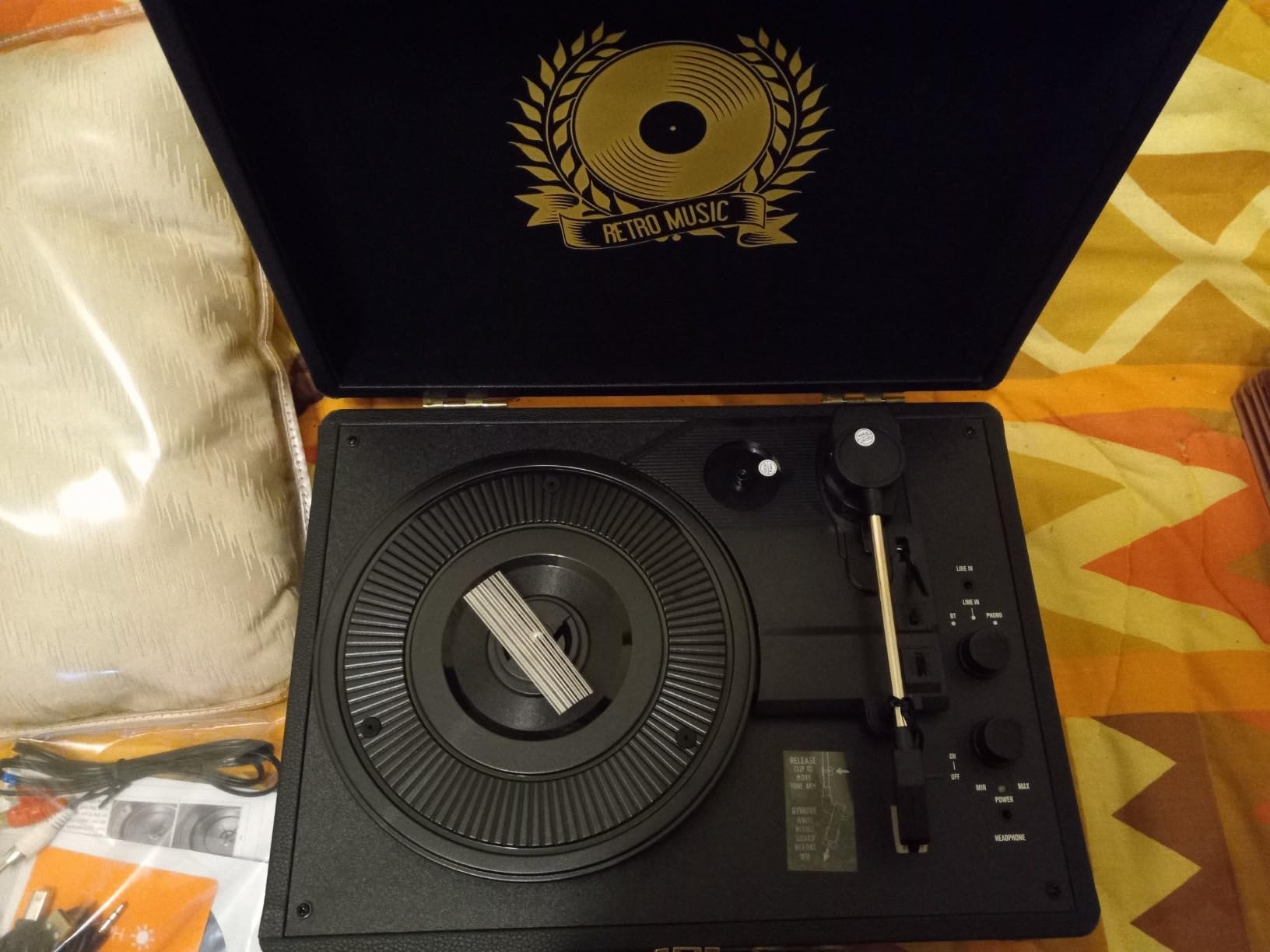 Vinyl Record Player Bluetooth Turntable 3-Speed Suitcase Portable Vintage Belt-Driven Record Player with Speakers RCA Line Out AUX in Headphone Jack Hunter Green customer photo 1