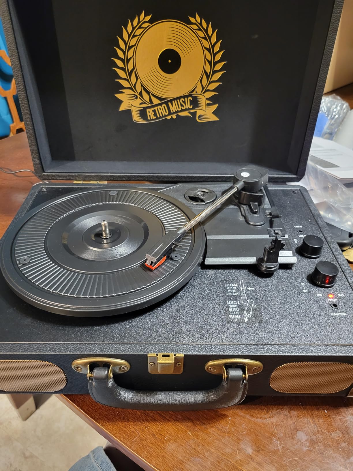 Vinyl Record Player Bluetooth Turntable 3-Speed Suitcase Portable Vintage Belt-Driven Record Player with Speakers RCA Line Out AUX in Headphone Jack Hunter Green customer photo 2