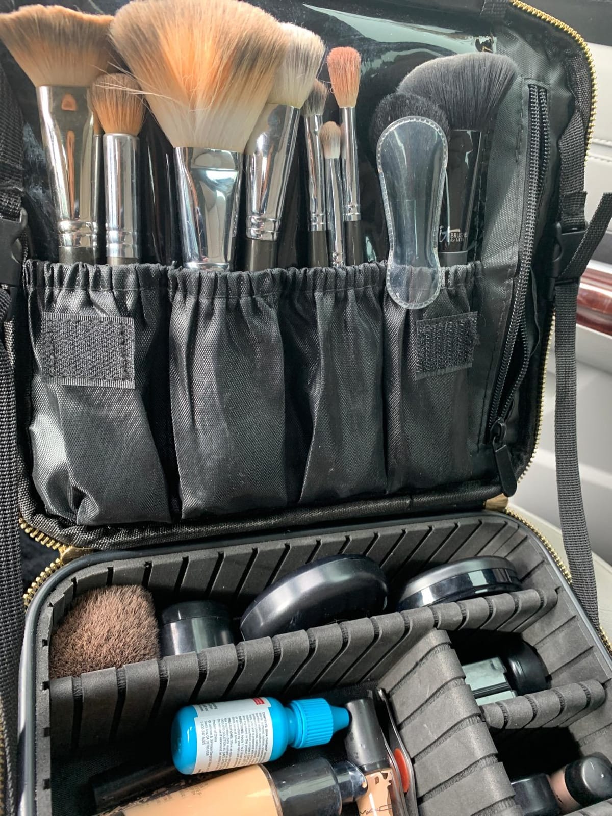 Travel Makeup Case, Cosmetic Train Case Organizer Portable Artist Storage Makeup Bag with Adjustable Dividers customer photo 1