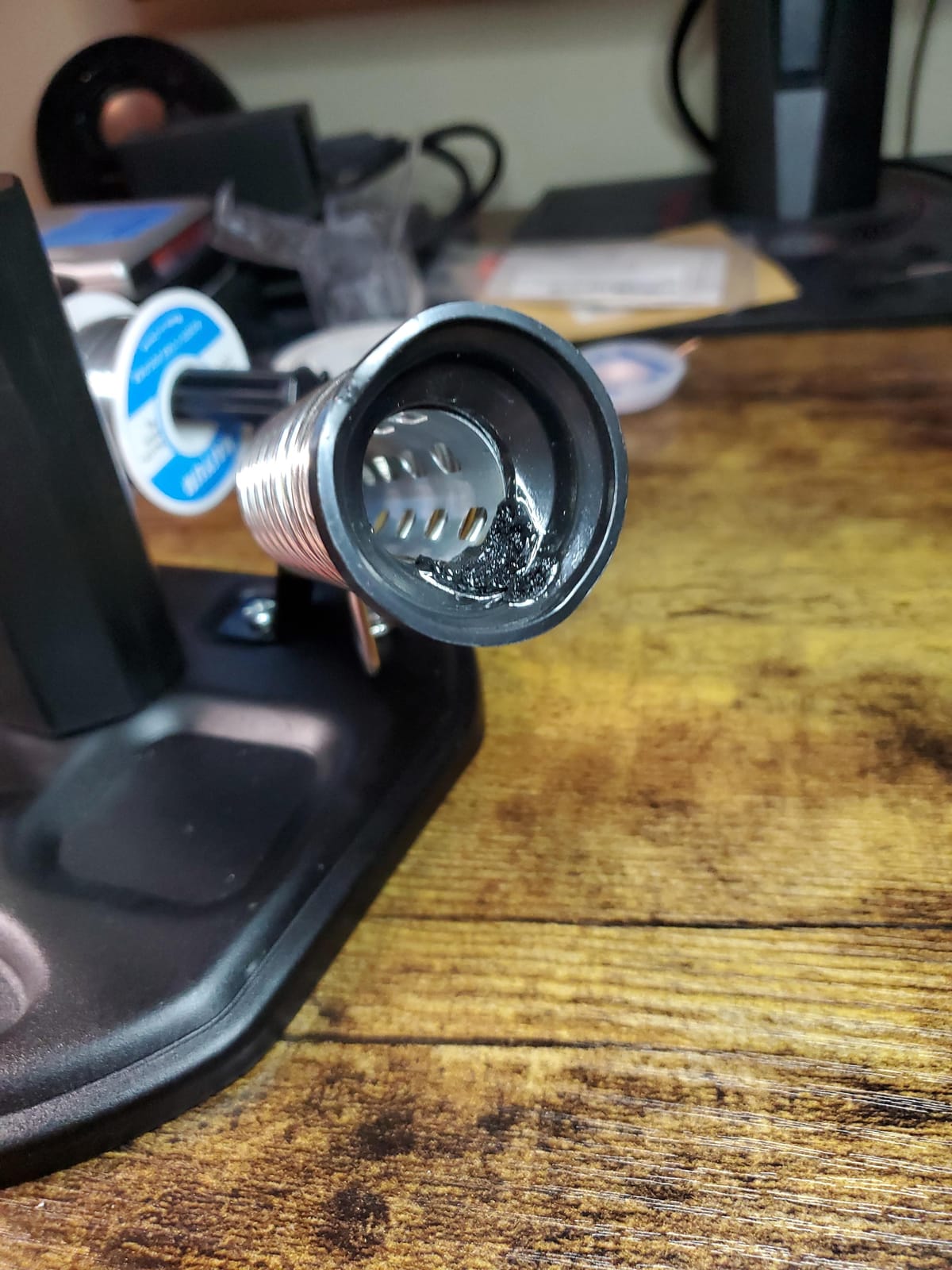 MMOBIEL LED Light Helping Hand Magnifier Station for Soldering, Assembly, Repair,Modeling, Hobbies and Crafts - 2.5X /4X LED Light - Hands-Free Magnifying Glass Stand - Incl. Clamp and Alligator Clips customer photo 2