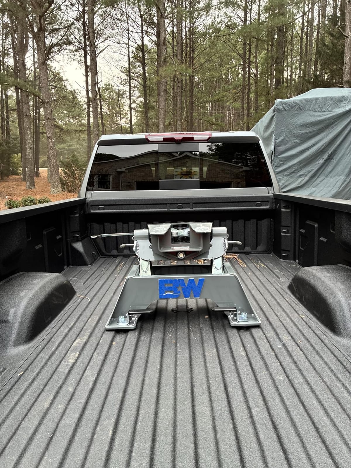 B&W Trailer Hitches 25K Companion OEM Fifth Wheel Hitch - Compatible with 2020-2026 Chevrolet/GM OEM Puck System - RVK3715 customer photo 1