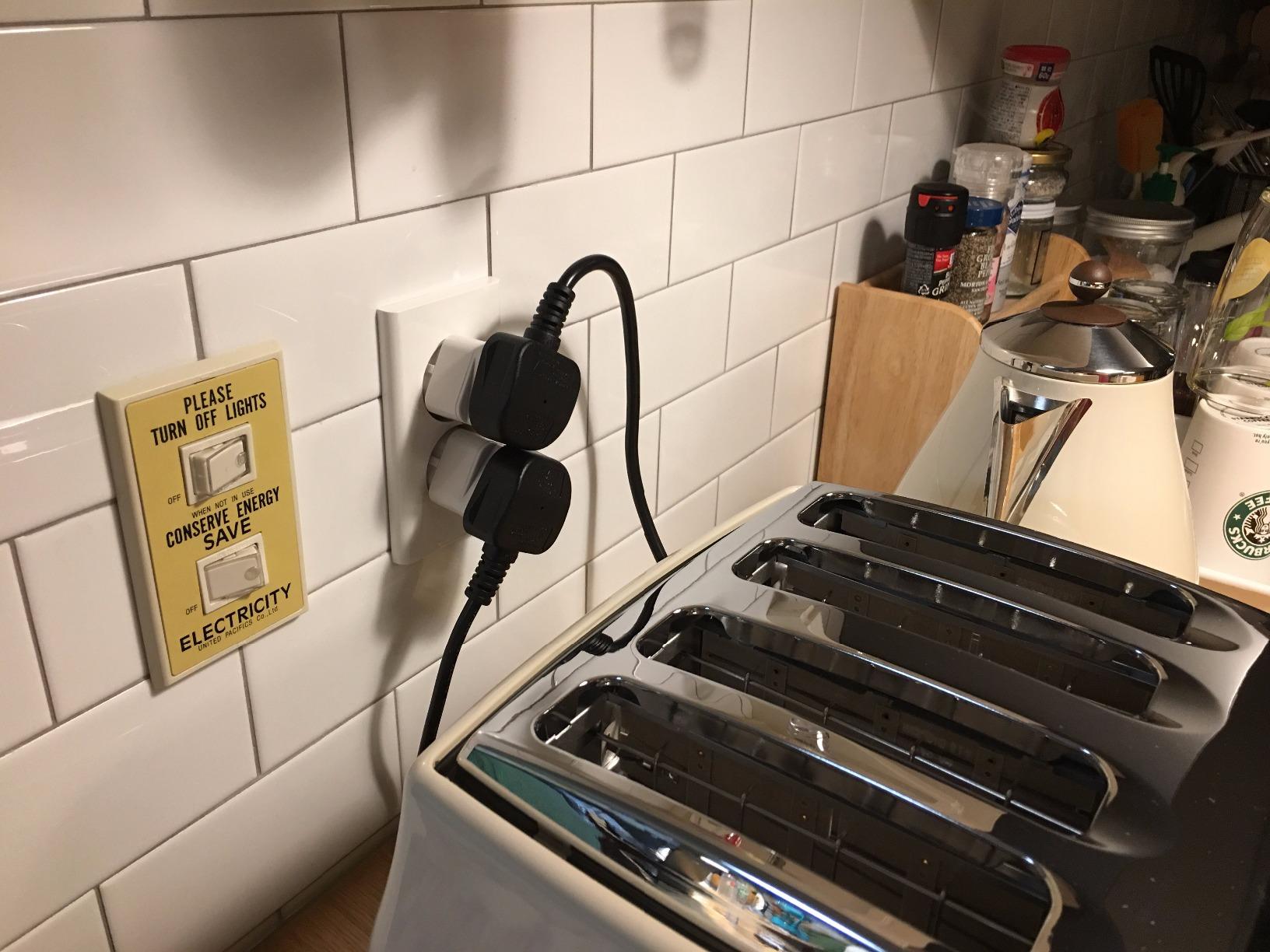 Ceptics 20W European Travel Plug Adapter, 2 USA Outlets, USB-C & USB-A customer photo 2