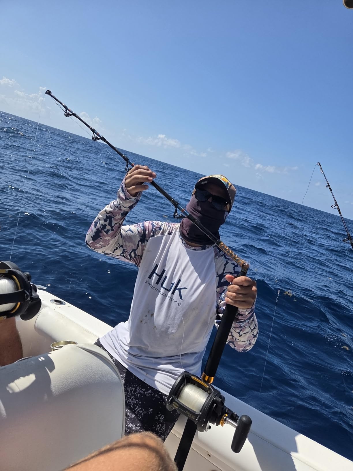 Fiblink Saltwater Fishing Trolling Rod 1 Piece/2 Piece Heavy Roller Rod Big Game Conventional Boat Fishing Pole with Roller Guides (30-50lb/50-80lb/80-120lb,5'6