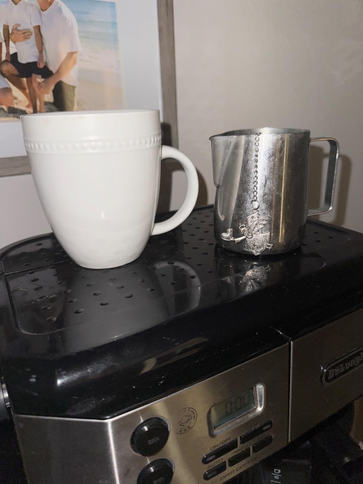 CAMKYDE Stainless Steel Milk Frothing Pitcher 12 oz, Espresso Steaming Pitcher with Decorating Pen for Espresso Machines, Cappuccino, Latte Art (Silver) customer photo 2