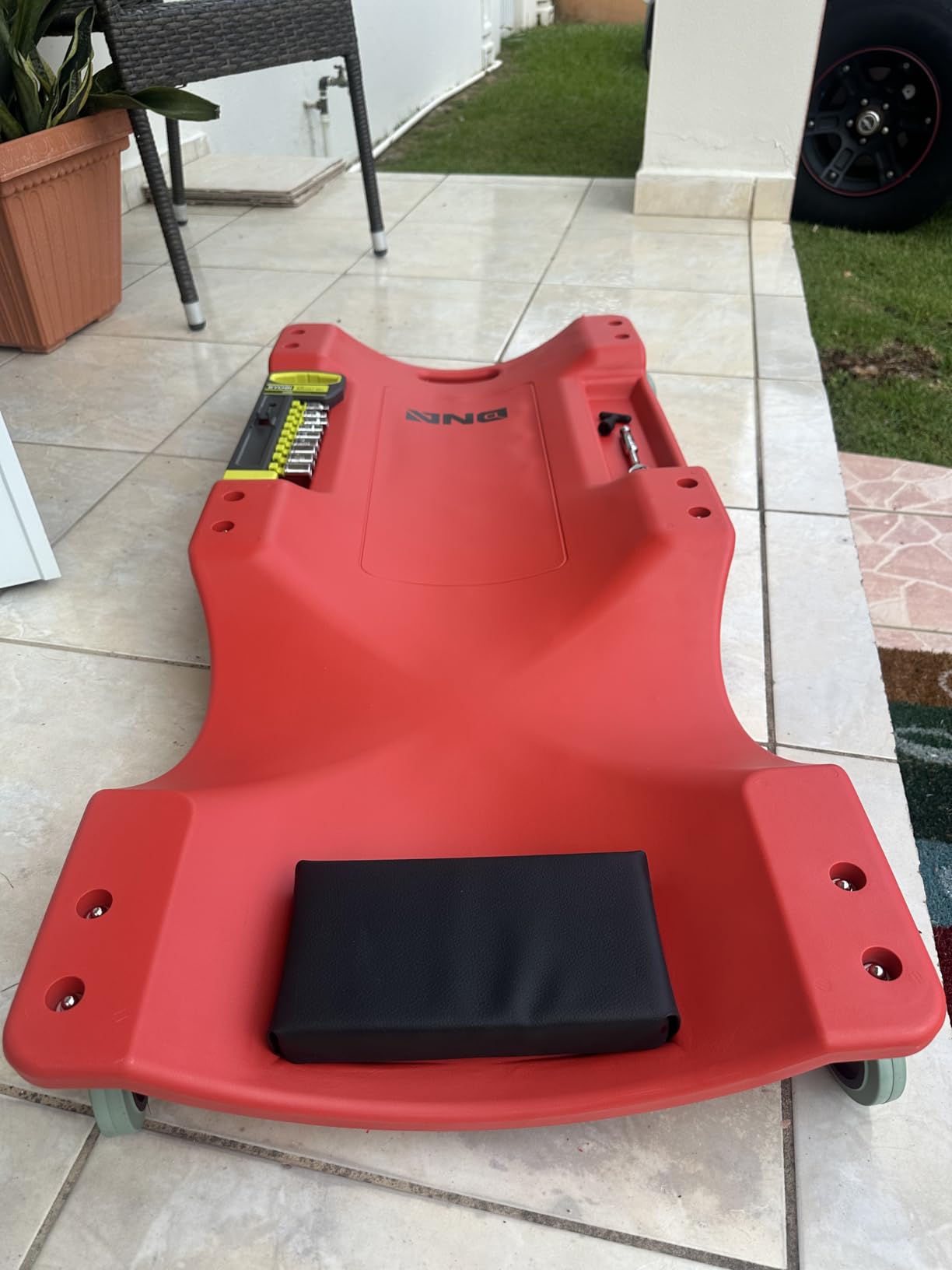 DNA MOTORING 40 Inch Mechanic Creeper, Blow Molded Low Profile Rolling Garage Creeper, w/Padded Headrest, Dual Tool Trays, 350lbs Capacity, Red, TOOLS-00005 customer photo 1