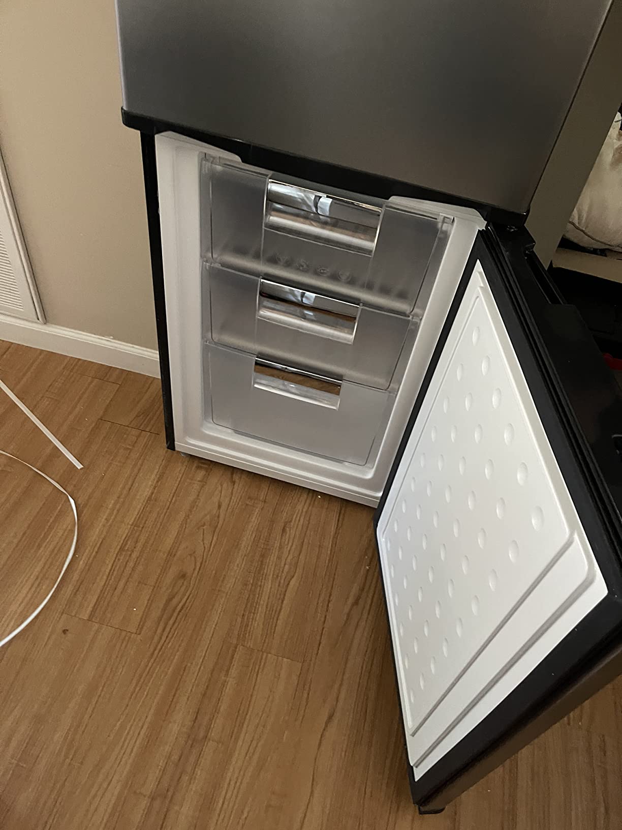 Hamilton Beach Cubic Foot Fridge with Bottom Mount Freezer, 9.2 cu. ft, Stainless customer photo 1