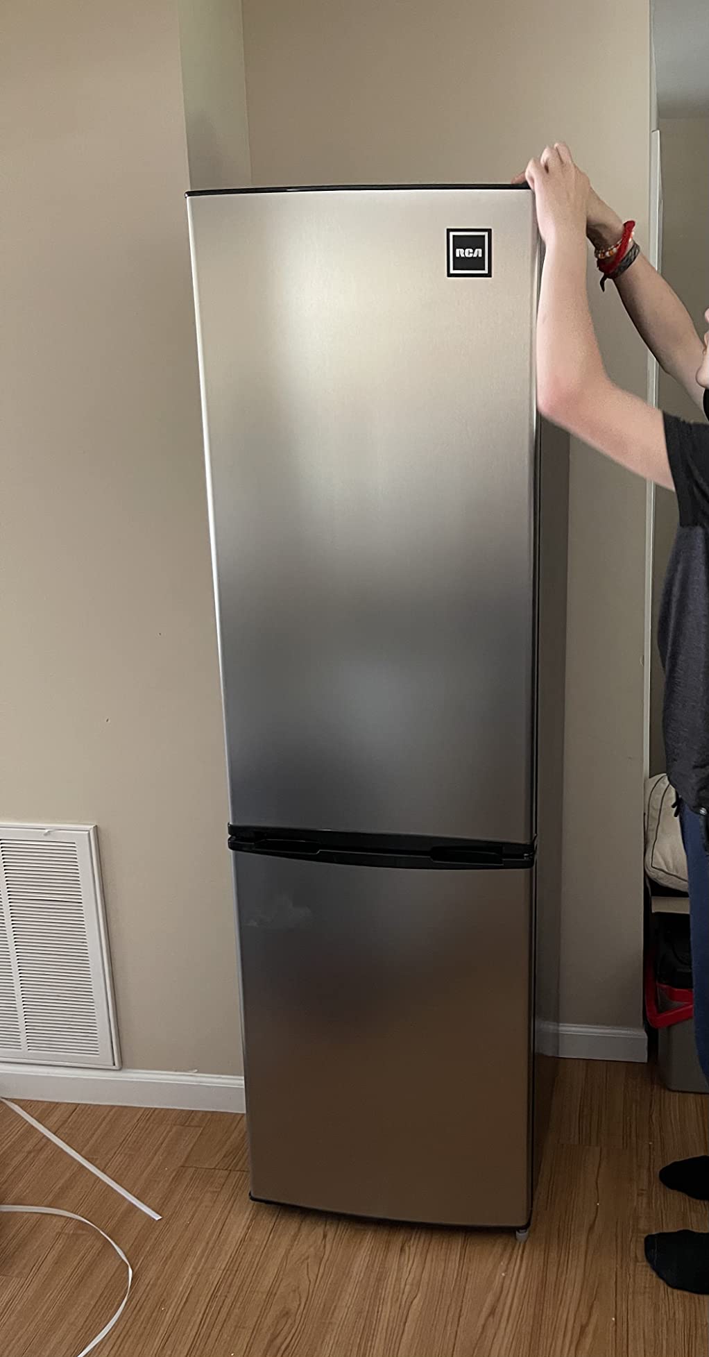 Hamilton Beach Cubic Foot Fridge with Bottom Mount Freezer, 9.2 cu. ft, Stainless customer photo 2