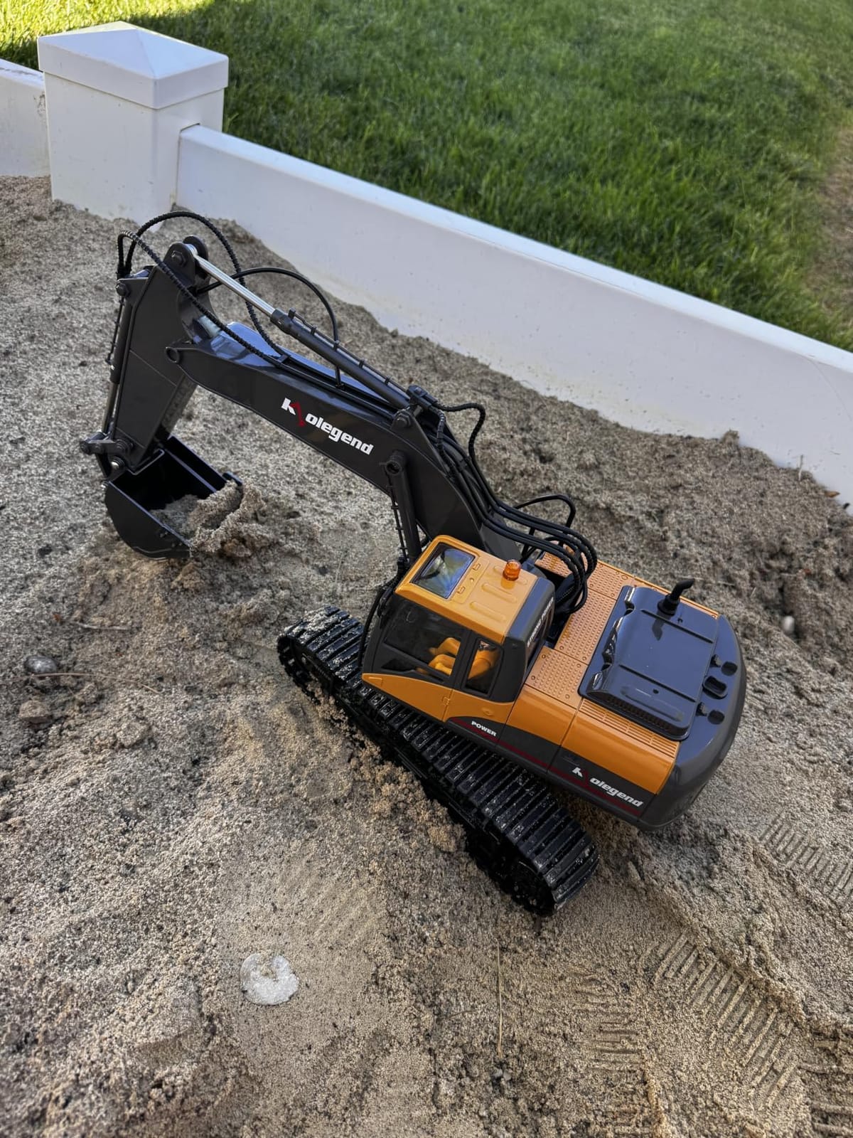3 in 1 Remote Control Excavator Toy 1/14 Scale RC Excavator, 15 Channel Upgrade Full Functional Construction Vehicles with Tools Metal Breaker and Electric Gripper customer photo 1