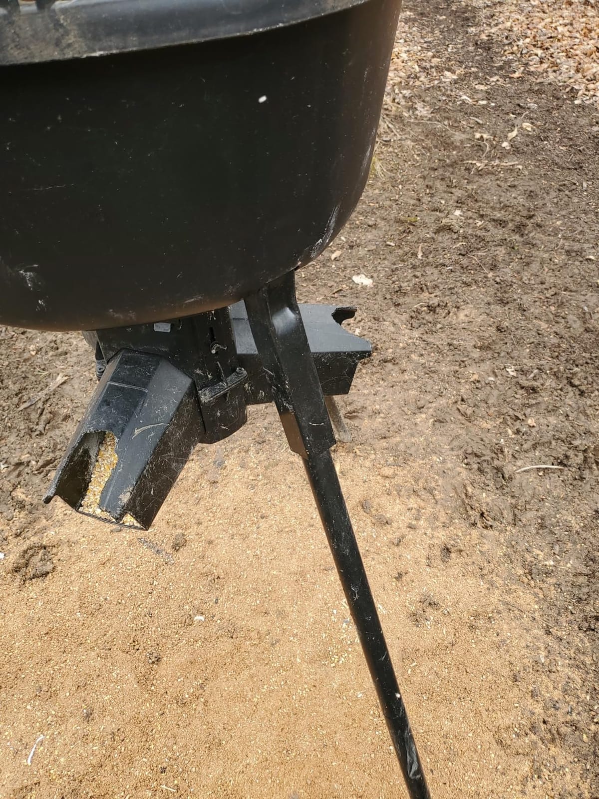 American Hunter 30-Gallon Nesting Hopper Gravity Deer Feeder - Maintenance-Free Tripod Game Feeder customer photo 2