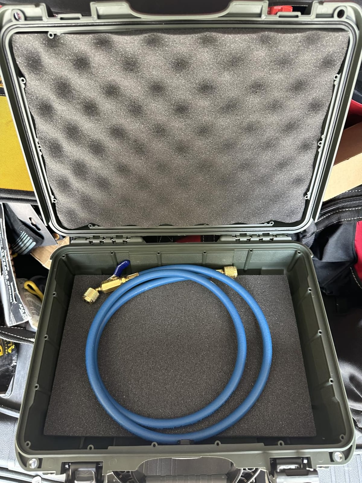 NANUK 910 Hard Case with Customizable Cubed Foam, IP67 Waterproof, Dustproof and Impact Resistant, 14.3